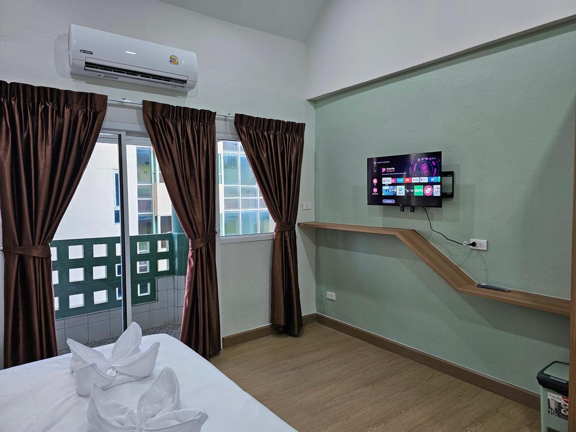 Lub Nai Hostel Patong Exteriér fotografie