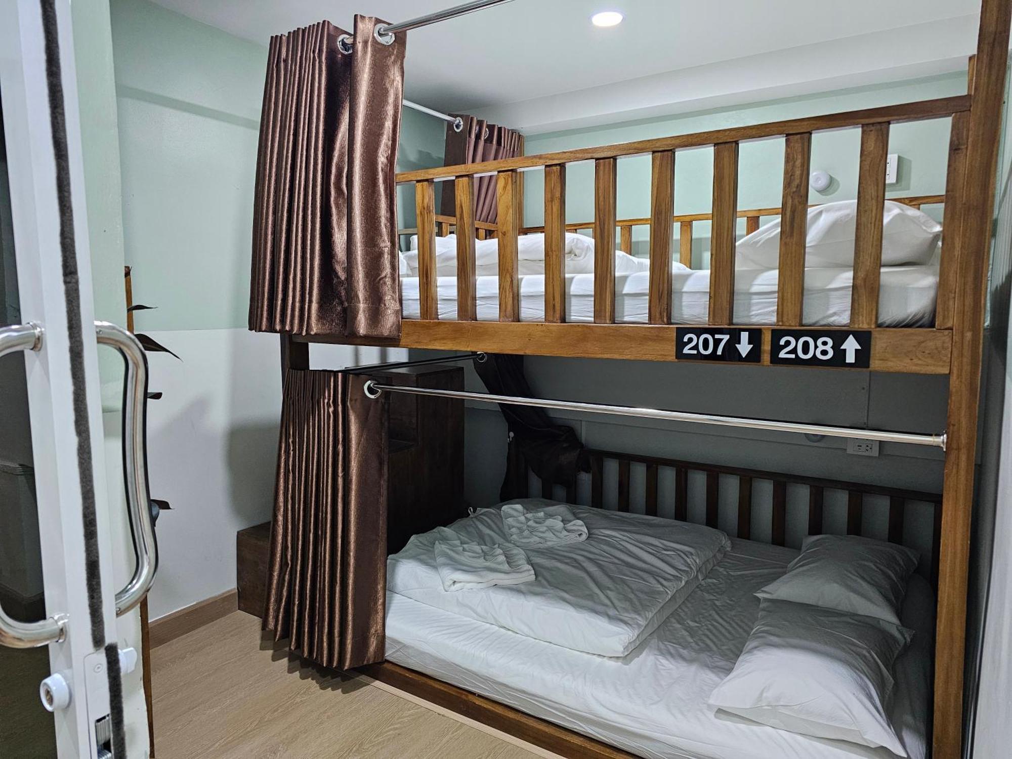 Lub Nai Hostel Patong Exteriér fotografie