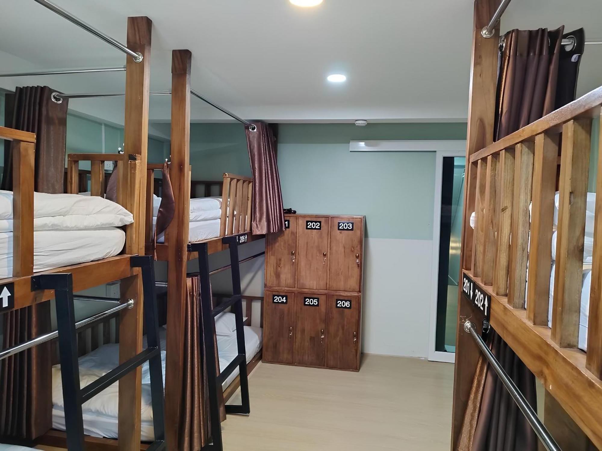 Lub Nai Hostel Patong Exteriér fotografie